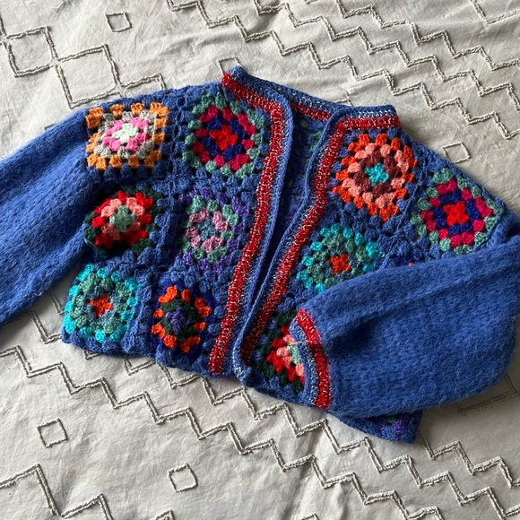 vintage handmade crocheted granny square cardigan - Picture 3 of 15